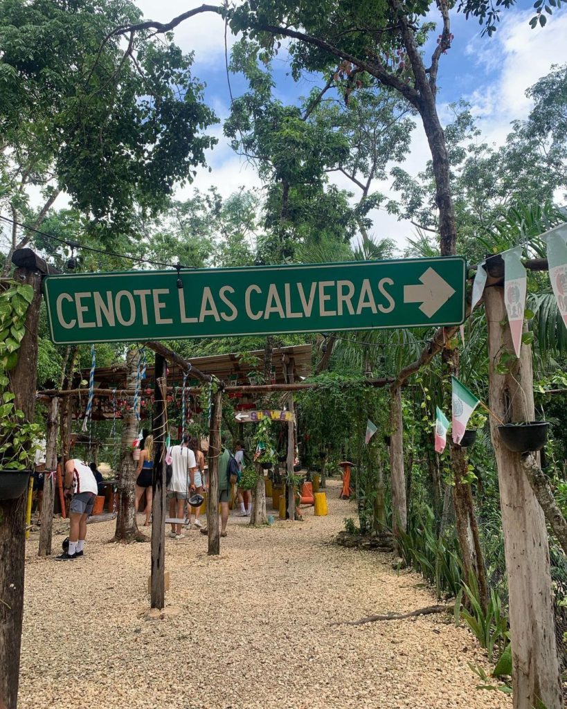 cenote calaveras tulum mexico